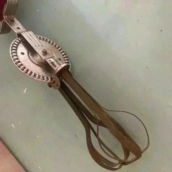 Antique Manual Hand Mixer Egg Beater Cake Mixer Farmhouse Decor Prairie Cottage - Picture 7 of 8
